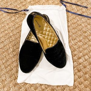 Birdies The Starling in black velvet, size 9